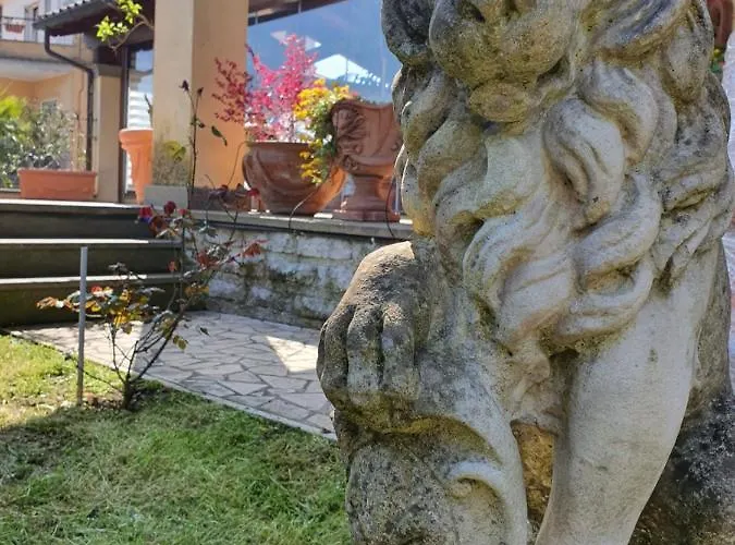 Villa Lev